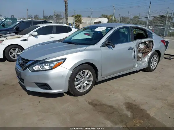 1N4AL3AP4JC192053 2018 NISSAN ALTIMA - Image 2