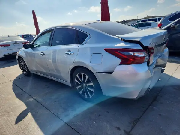 1N4AL3AP4JC193087 2018 NISSAN ALTIMA - Image 2