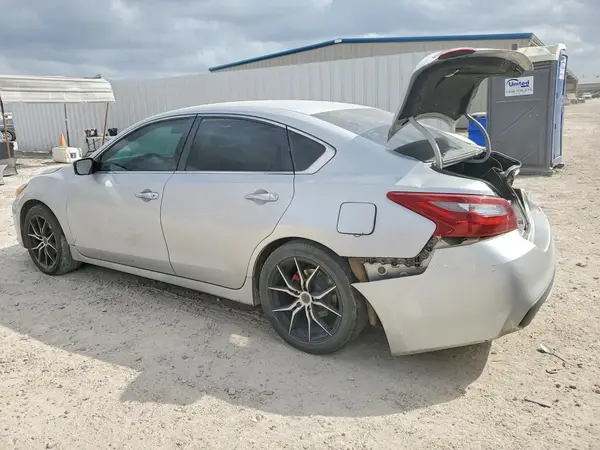 1N4AL3AP4JC194823 2018 NISSAN ALTIMA - Image 2