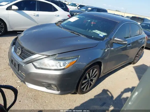 1N4AL3AP4JC196734 2018 NISSAN ALTIMA - Image 2