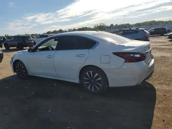 1N4AL3AP4JC197852 2018 NISSAN ALTIMA - Image 2