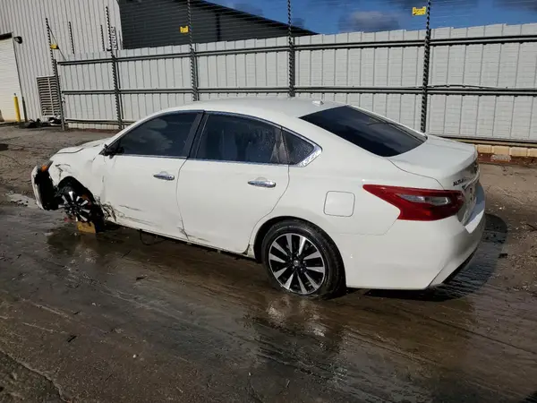 1N4AL3AP4JC197964 2018 NISSAN ALTIMA - Image 2
