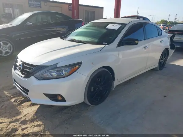 1N4AL3AP4JC201575 2018 NISSAN ALTIMA - Image 2