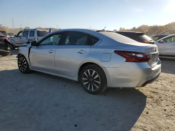 1N4AL3AP4JC205643 2018 NISSAN ALTIMA - Image 2