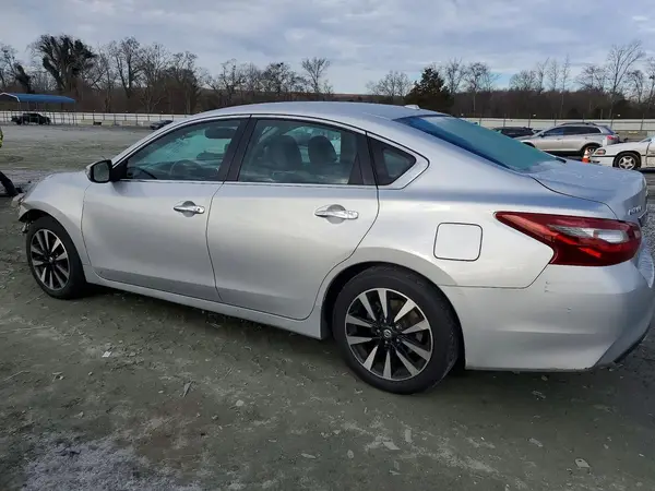 1N4AL3AP4JC207165 2018 NISSAN ALTIMA - Image 2