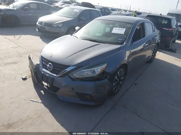 1N4AL3AP4JC208302 2018 NISSAN ALTIMA - Image 2