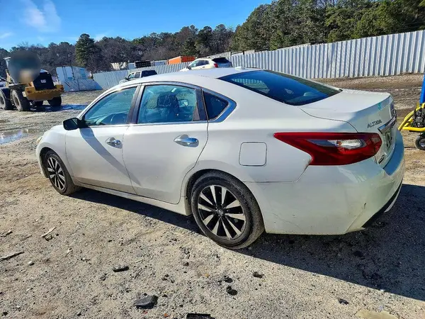 1N4AL3AP4JC208560 2018 NISSAN ALTIMA - Image 2