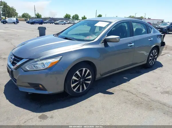 1N4AL3AP4JC212334 2018 NISSAN ALTIMA - Image 2