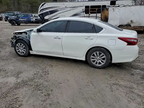 1N4AL3AP4JC212656 2018 NISSAN ALTIMA - Image 2