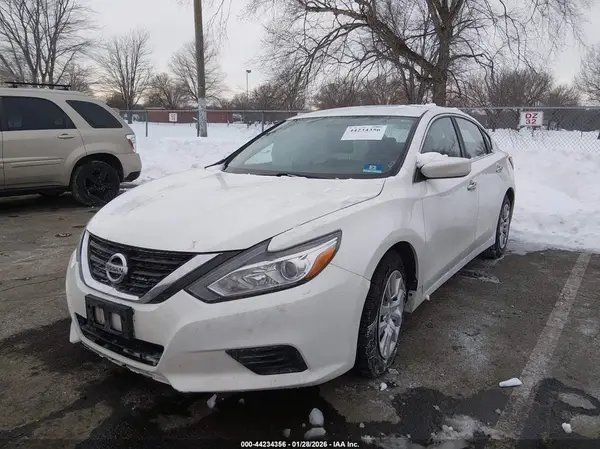 1N4AL3AP4JC216707 2018 NISSAN ALTIMA - Image 2