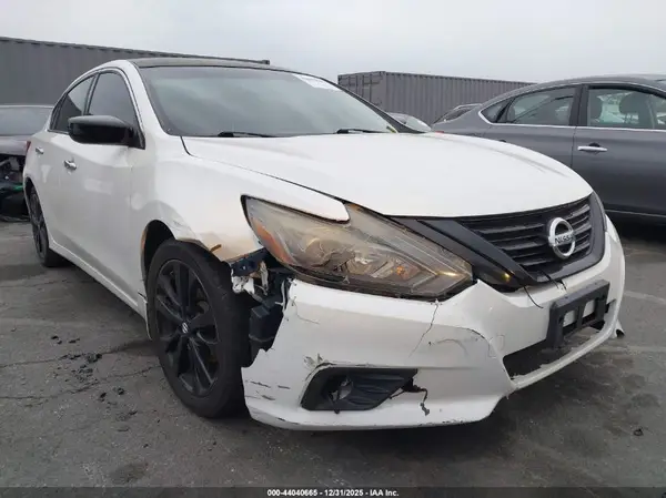 1N4AL3AP4JC220904 2018 NISSAN ALTIMA - Image 1