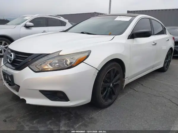 1N4AL3AP4JC220904 2018 NISSAN ALTIMA - Image 2