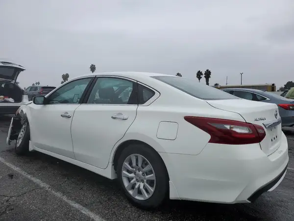 1N4AL3AP4JC224015 2018 NISSAN ALTIMA - Image 2