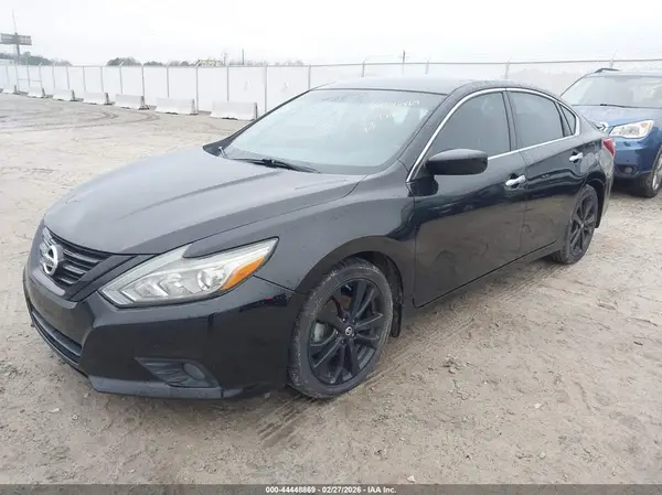 1N4AL3AP4JC224757 2018 NISSAN ALTIMA - Image 2