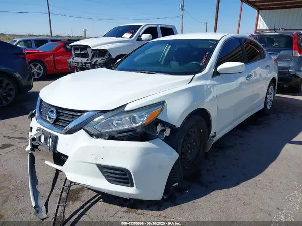 1N4AL3AP4JC225682 2018 NISSAN ALTIMA - Image 2