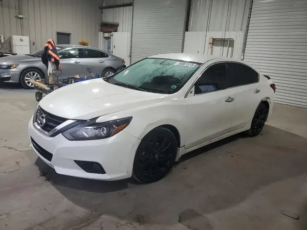 1N4AL3AP4JC227674 2018 NISSAN ALTIMA - Image 1
