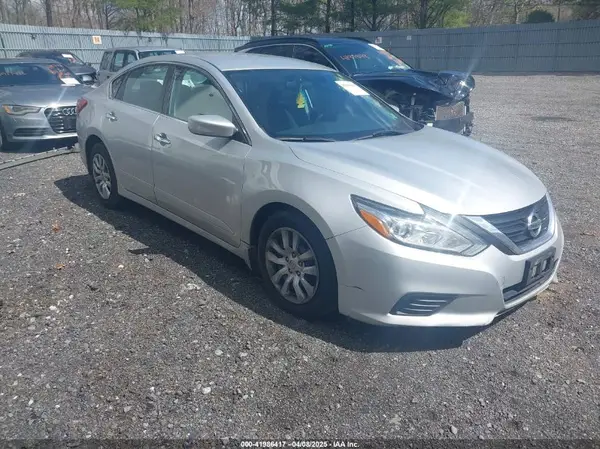 1N4AL3AP4JC229957 2018 NISSAN ALTIMA - Image 1