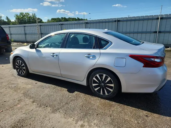 1N4AL3AP4JC231241 2018 NISSAN ALTIMA - Image 2