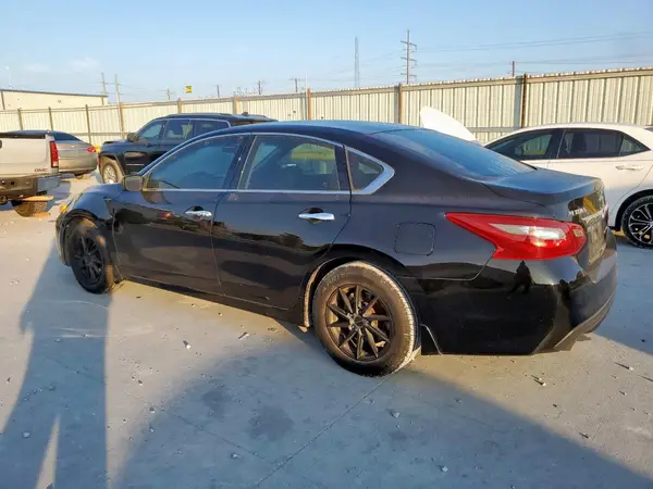 1N4AL3AP4JC231983 2018 NISSAN ALTIMA - Image 2