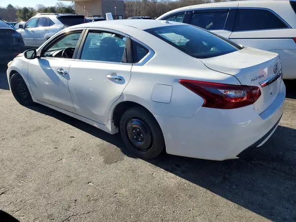 1N4AL3AP4JC239324 2018 NISSAN ALTIMA - Image 2
