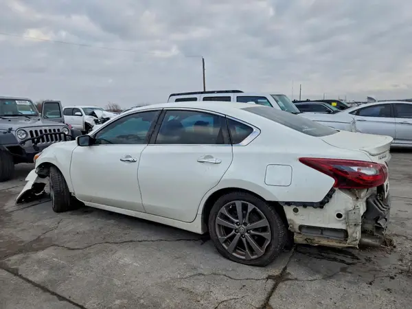 1N4AL3AP4JC239355 2018 NISSAN ALTIMA - Image 2
