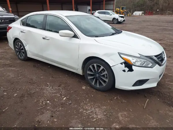 1N4AL3AP4JC239372 2018 NISSAN ALTIMA - Image 1