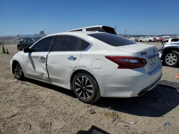 1N4AL3AP4JC241347 2018 NISSAN ALTIMA - Image 2