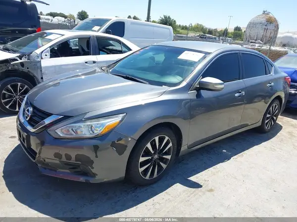 1N4AL3AP4JC242000 2018 NISSAN ALTIMA - Image 2