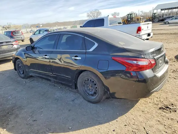 1N4AL3AP4JC243843 2018 NISSAN ALTIMA - Image 2