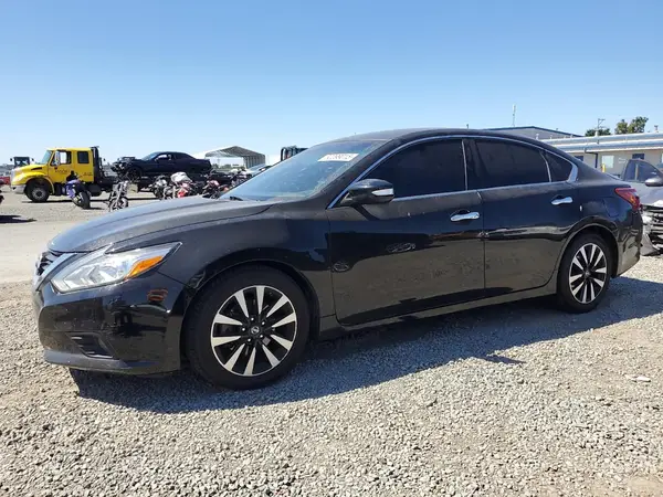 1N4AL3AP4JC244040 2018 NISSAN ALTIMA - Image 1