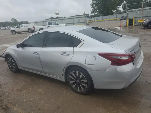 1N4AL3AP4JC245267 2018 NISSAN ALTIMA - Image 2