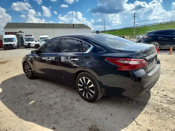 1N4AL3AP4JC246127 2018 NISSAN ALTIMA - Image 2