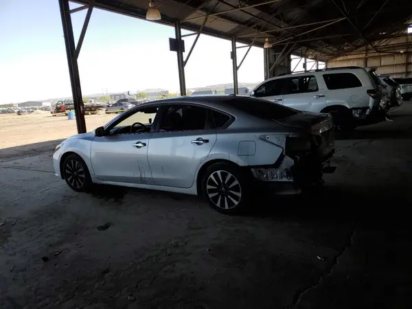 1N4AL3AP4JC251733 2018 NISSAN ALTIMA - Image 2