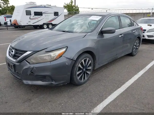 1N4AL3AP4JC252140 2018 NISSAN ALTIMA - Image 2