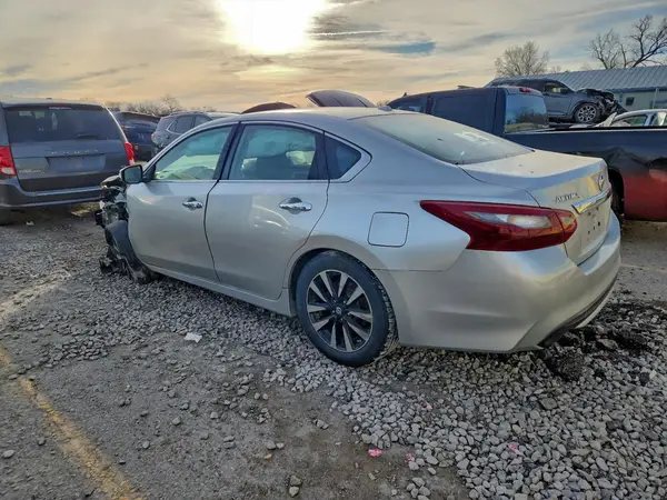 1N4AL3AP4JC254504 2018 NISSAN ALTIMA - Image 2