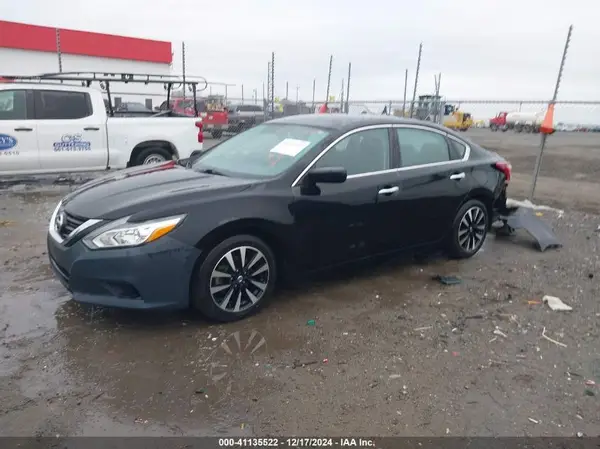 1N4AL3AP4JC259170 2018 NISSAN ALTIMA - Image 2