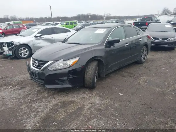 1N4AL3AP4JC259184 2018 NISSAN ALTIMA - Image 2