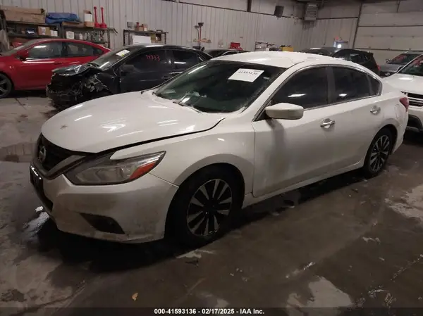 1N4AL3AP4JC260710 2018 NISSAN ALTIMA - Image 2