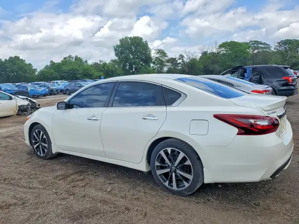 1N4AL3AP4JC260724 2018 NISSAN ALTIMA - Image 2