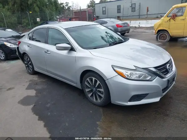 1N4AL3AP4JC260741 2018 NISSAN ALTIMA - Image 1