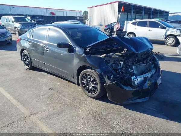 1N4AL3AP4JC261369 2018 NISSAN ALTIMA - Image 1