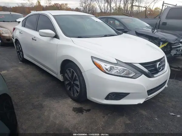 1N4AL3AP4JC262618 2018 NISSAN ALTIMA - Image 1