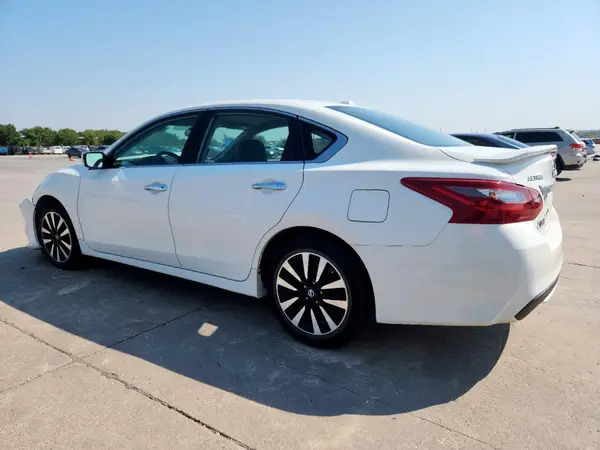 1N4AL3AP4JC262859 2018 NISSAN ALTIMA - Image 2