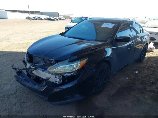 1N4AL3AP4JC264157 2018 NISSAN ALTIMA - Image 2