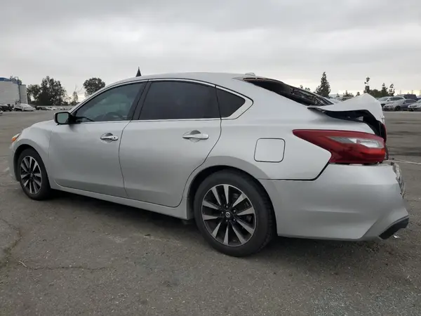 1N4AL3AP4JC264692 2018 NISSAN ALTIMA - Image 2