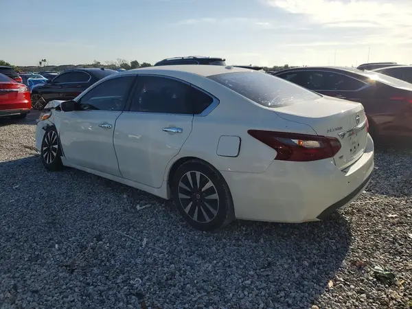 1N4AL3AP4JC266216 2018 NISSAN ALTIMA - Image 2