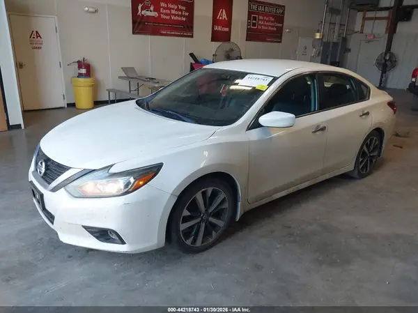 1N4AL3AP4JC268032 2018 NISSAN ALTIMA - Image 2