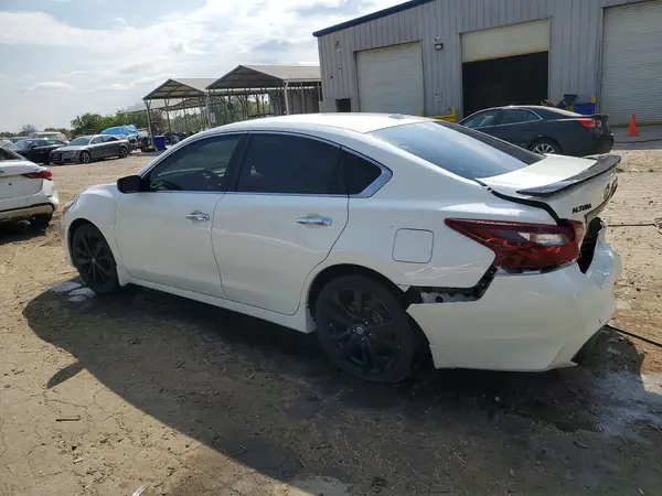 1N4AL3AP4JC268242 2018 NISSAN ALTIMA - Image 2