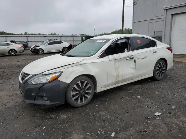 1N4AL3AP4JC268385 2018 NISSAN ALTIMA - Image 1