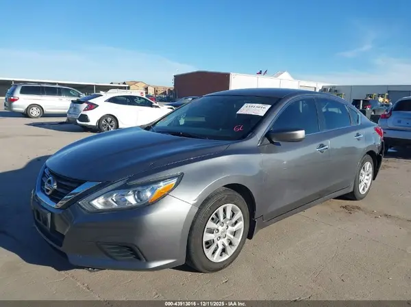 1N4AL3AP4JC268953 2018 NISSAN ALTIMA - Image 2